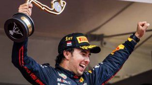 Checo Pérez sacó pechó y logró un gran triunfo en el GP de Azerbaiyán
