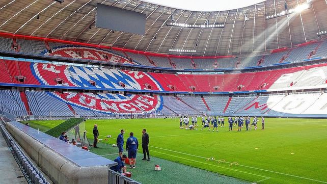 Alemania decidió que sus estadios de Bundesliga tengan un aforo limitado por crecimiento de contagios de coronavirus.&nbsp;