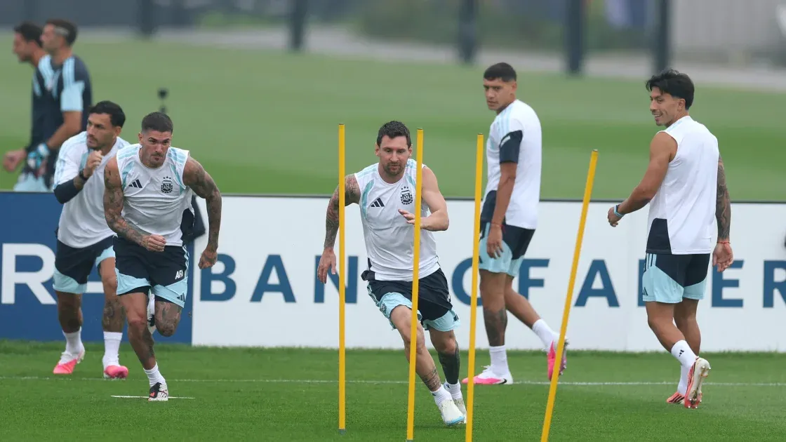 El equipo de Scaloni y la última practica de cara al partido final.