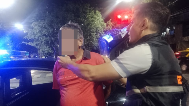 Choque en zona sudoeste. El test de alcoholemia exhibió que uno de los automovilista presentaba un avanzado estado de ebriedad.