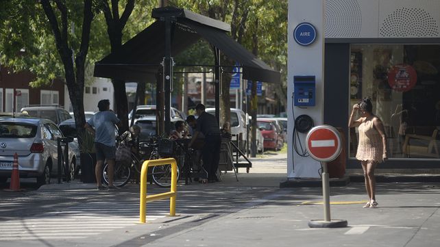 La estación de servicio también fue victima de asaltos. Se llevaron las&nbsp; reposeras de la vereda