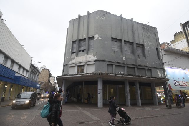 La esquina de Rioja y San Martín se prepara para recibir a Mall China.