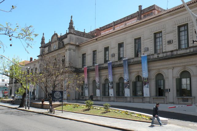 Una profesora pidió desde Facebook una muerte lenta y dolorosa para los delincuentes