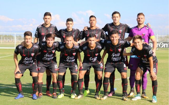 Colón se llevó un valioso empate ante Godoy Cruz en Reserva