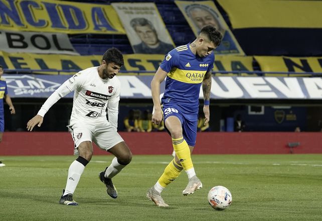 Vázquez marcado por Marín en La Bombonera
