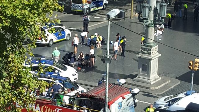 Barcelona, golpeada por el terrorismo en imágenes