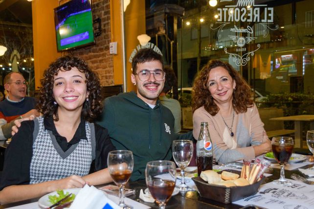 Micaela Espinosa, Renzo Sbarbati y Anahí Berrocal