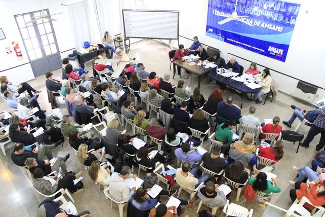 Los docentes denunciarán el incumplimiento ante el Ministerio de Trabajo santafesino.