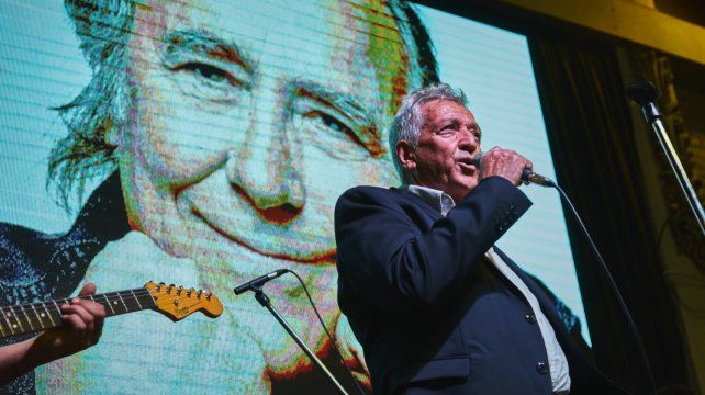 Rodríguez Le canta a Serrat&nbsp;