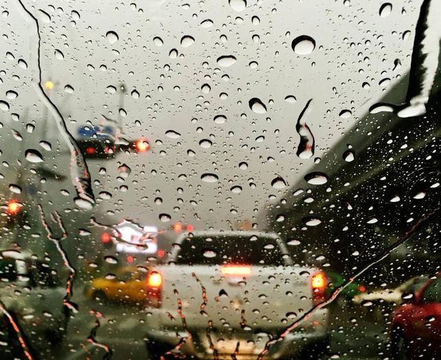 Las lluvias a gran escala presenta desafíos para los conductores y sus vehículos.