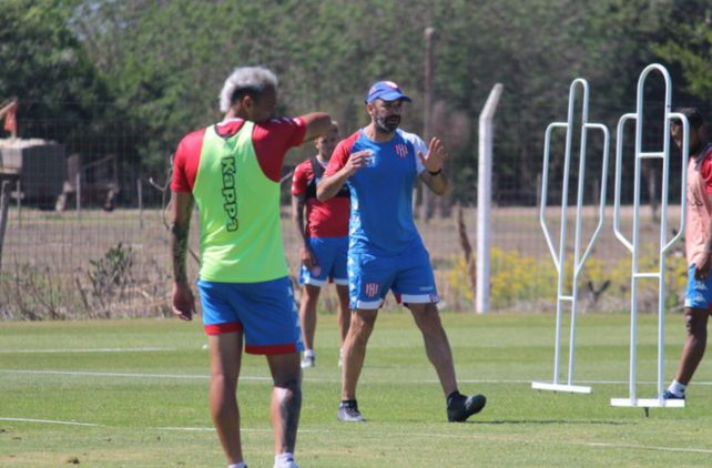 El técnico de Unión Juan Manuel Azconzábal hizo un análisis del presente del equipo.