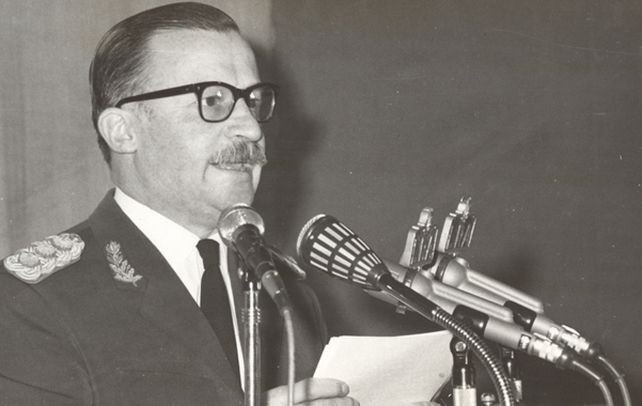 Dictador. El general Onganía mandó ayuda material a sus colegas bolivianos.