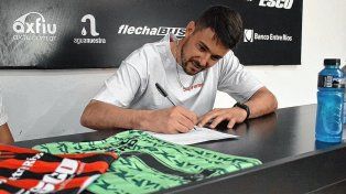 Julio Salvá firmó su nuevo contrato que lo une con la entidad Rojinegra.