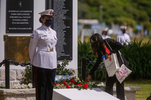Homenajean a los 44 tripulantes del ARA San Juan en la Base Naval de Mar del Plata