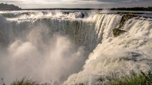 Cerraron dos circuitos de las cataratas por el aumento del caudal del Río Iguazú