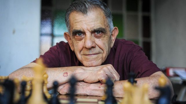 Bobby Fischer jugó ajedrez en línea?