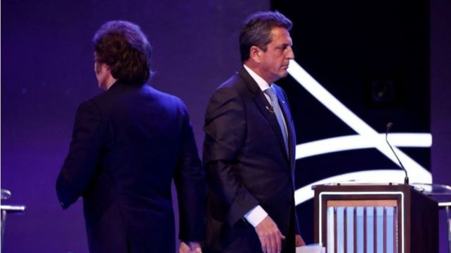 Los candidatos presidenciales Sergio Massa y Javier Milei se cruzaron duro en X (antes Twitter).&nbsp;