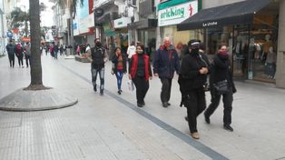 Tras diez semanas, el comercio volvió a abrir el sábado por la tarde