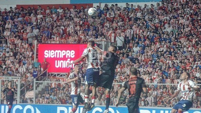 Sin jugar, Unión quedó bastante lejos del primer objetivo