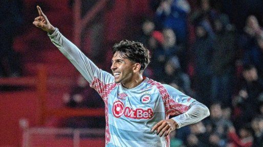 Argentinos goleó a Estudiantes (RC) y tiene puntaje perfecto en el Clausura