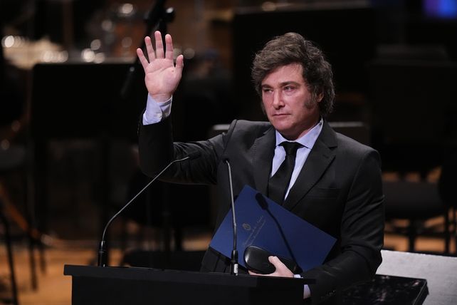 Milei había condicionado la firma del Pacto de Mayo con los gobernadores a que el Congreso aprobara la ley Bases Milei había condicionado la firma del Pacto de Mayo con los gobernadores a que el Congreso aprobara la ley Bases