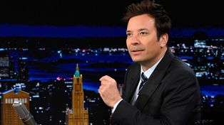 Jimmy Fallon pidión perdón después de que varios miembros de su equipo lo responsabilizaran por un ambiente laboral tóxico.