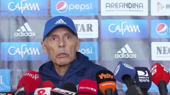 Russo dio a conocer la realidad de su enfermedad asumiendo haber dirigido a su equipo en la gran final algunas horas después de una sesión de quimioterapia.