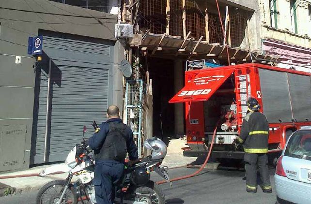 Incendio en un edificio en construcción