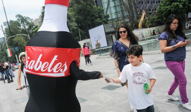 Disfraz. Campaña pública en México