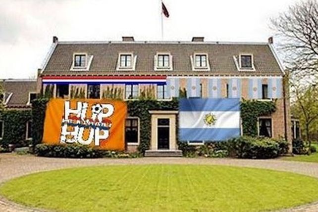 En Holanda calientan la previa con estos afiches