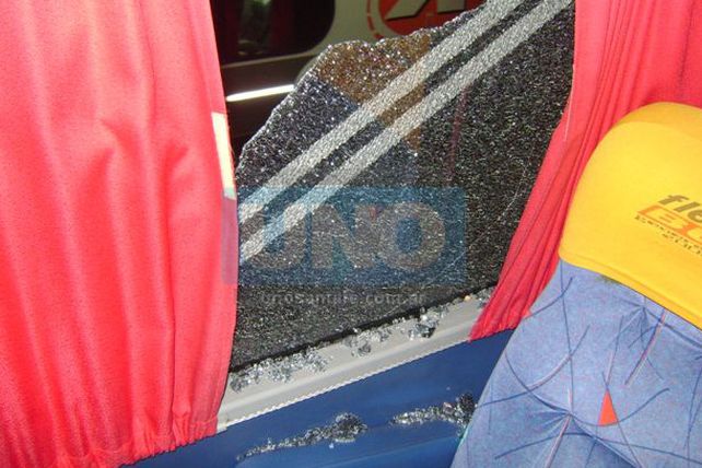 Preocupación por los reiterados ataques a colectivos en los ingresos a la ciudad