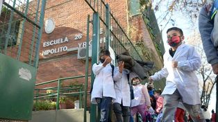 Unos 800.000 estudiantes inician el ciclo lectivo de ciudad de Buenos Aires y Mendoza