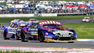El piloto de Rivera, German Todino, con el Dodge, se quedó con la carrera en la ciudad de Toay.