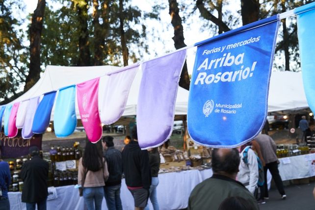 Orgullo Celeste y Blanco: edición especial del Biomercado por el Día de la Bandera
