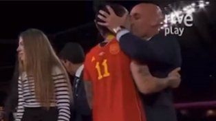 El presidente de la Federación Española besó en la boca a una jugadora