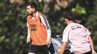 Lionel Messi volvió a entrenarse tras la lesión: qué chances tiene de jugar el fin de semana