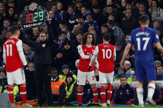 La Premier League aprobó los cinco cambios por partido
