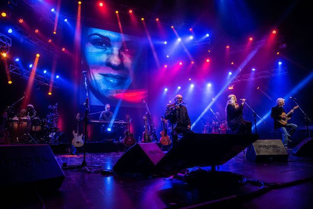 La Trova Rosarina festejó 40 años de complicidades y grandes canciones en el Ópera