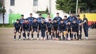 Asociación Rosarina de Fútbol: Ludueña se paraliza con el clásico entre Social Lux y Defensores Unidos