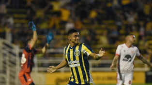 Central le ganó 4 a 1 a Instituto y suma 16 partidos sin derrotas en el Gigante de Arroyito