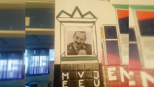 Atentado. El retrato del extinto represor tapó una pintura
