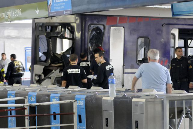 Por poco. El choque en el andén 2. Los peritos tratan de saber las causas.