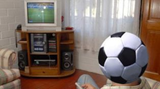 El fin del monopolio de TyC atemoriza a las mujeres: &iquest;m&aacute;s horas de f&uacute;tbol en la TV?