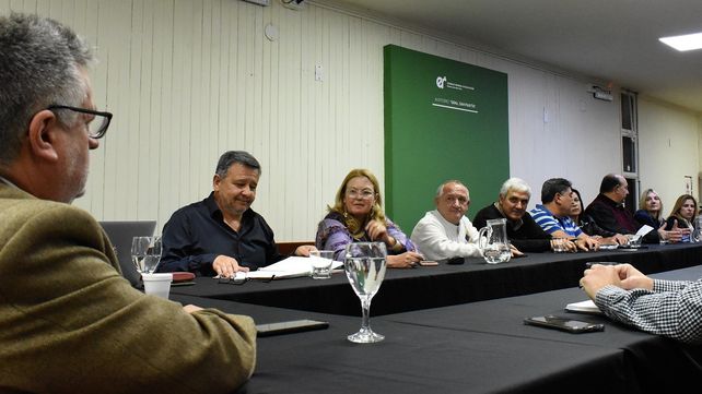 La Secretaría de Trabajo de la provincia de Entre Ríos convocó a los cuatro gremios docentes y a las autoridades del Consejo General de Educación (CGE) para dar continuidad a las paritarias salariales.&nbsp;