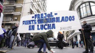 Los jubilados en Rosario luchan por sus derechos.
