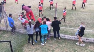 Video: batalla campal en un partido de inferiores de la Liga Santafesina