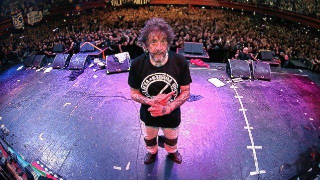 Evaristo vuelve a Buenos Aires con 2 Minutos como apertura en el Movistar Arena.