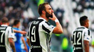 Con un gol de Higuaín, la Juve llegó a la punta en Italia