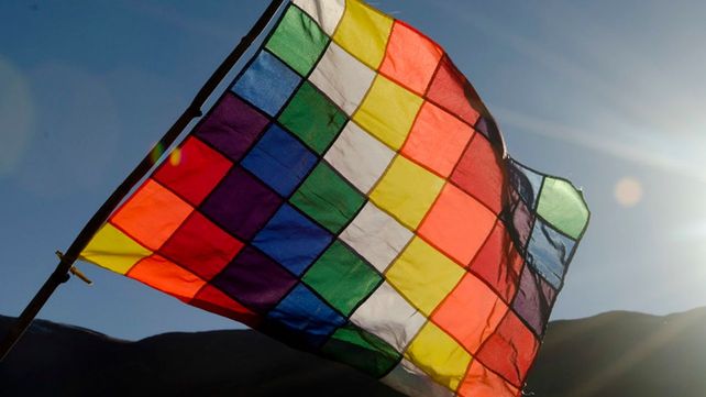 Whipala, el símbolo de los pueblos originarios: ¿qué significa cada color?