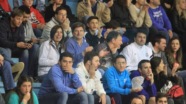 La gente que apoyó al equipo en el debut.&nbsp;